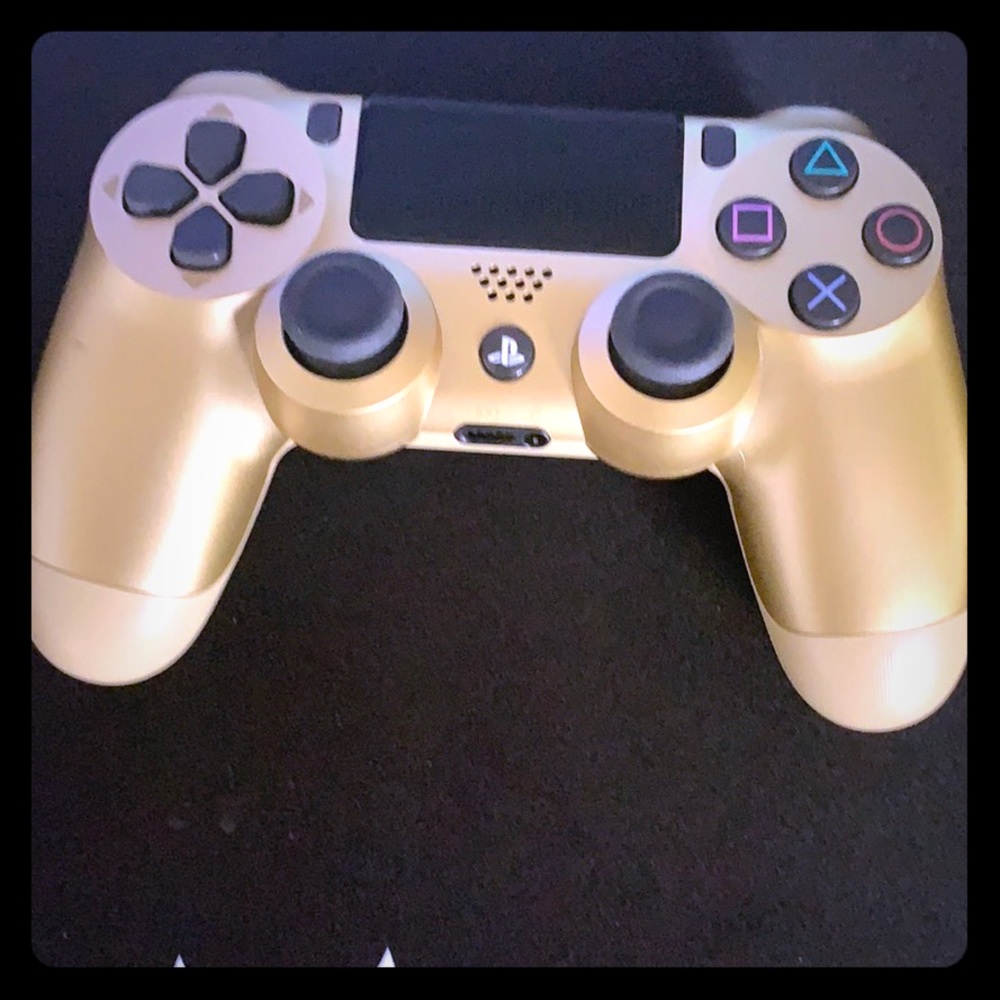 PS4 controller